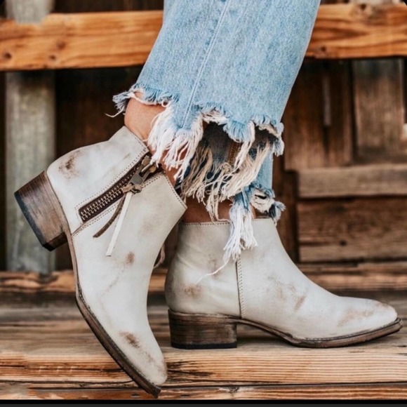 NEW Freebird Onyx Ankle Boots Booties Size 6